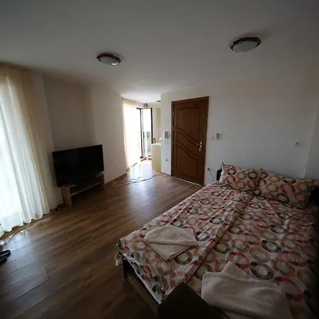 In Nestinarka, Vasilko Apartment Zarewo